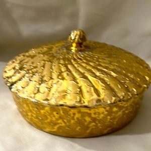 22 karat Weeping Heart Powder Bowl